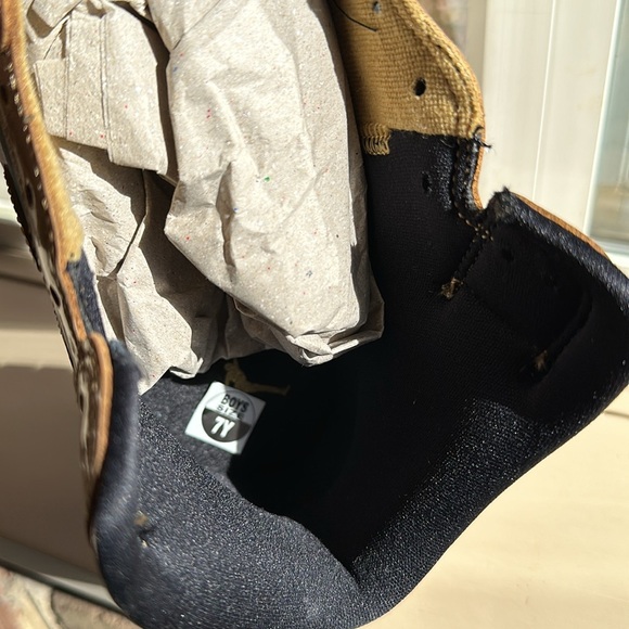 Jordan 1 Mid SE Metallic Gold Black (GS) Kids size 7Y - Picture 4 of 7